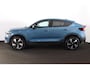 Volvo C40 Extended Range Plus 82 kWh - IntelliSafe Assist & Surround - Parkeercamera achter - Verwarmde voorstoelen & stuur - Parkeersensoren voor & achter - Draadloze tel. lader - Warmtepomp - High Performance audio- Extra getint glas - Semi elektr. inklapbare trekhaak - 19' LMV