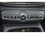 Volvo C40 Extended Range Plus 82 kWh - IntelliSafe Assist & Surround - Parkeercamera achter - Verwarmde voorstoelen & stuur - Parkeersensoren voor & achter - Draadloze tel. lader - Warmtepomp - High Performance audio- Extra getint glas - Semi elektr. inklapbare trekhaak - 19' LMV