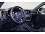 Volvo C40 Extended Range Plus 82 kWh - IntelliSafe Assist & Surround - Parkeercamera achter - Verwarmde voorstoelen & stuur - Parkeersensoren voor & achter - Draadloze tel. lader - Warmtepomp - High Performance audio- Extra getint glas - Semi elektr. inklapbare trekhaak - 19' LMV