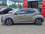 Toyota Yaris 1.5 Hybrid 115 First Edition PARKEERSENSOREN VOOR+ACHTER STUUR+STOELVERWARMING CAMERA ADAPTIVE CRUISE
