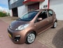 Peugeot 107 1.0 Active | Brun Hickory|1E EIG |NIEUW APK|AIRCO |LUXE UITVOERING|