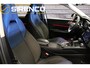 Lynk & Co 01 1.5 | ruime voorraad | zwart & blauw | 360 camera | panoramadak |
