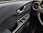 Hyundai Kona Electric EV Fashion 64 kWh | Trekhaak | Apple Carplay/Android Auto | Achteruitrijcamera | Lichtmetalen velgen | Climate control | Navigatie |