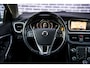 Volvo V40 1.5 T2 Polar+ | Automaat | Stoelverwarming | Navigatie | LED koplampen | Parkeersensoren Achter | Climate Control | Cruise Control | Volvo On Call | 16 inch velgen | Regensensor |