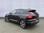 Volvo XC40 1.5 T3 R-Design | Trekhaak | Stoel- en Stuurverwarming | Achteruitrijcamera | Parkeersensoren Voor en Achter | 19 Inch Velgen | Voorruitverwarming | Getint Glas | Keyless | Navigatie | Apple Carplay / Android Auto | Nubuck Bekleding |