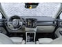 Volvo XC40 Plug-in Hybrid T4 Ultimate Bright | Trekhaak | Panoramadak | Adaptive Cruise control | Lederen Bekleding | Harman Kardon Audio | Stoel-/Stuurverwarming | Navigatie | Achteruitrijcamera | Parkeersensoren voor + achter | Apple Carplay / Android Auto |