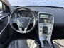 Volvo XC60 T5 245 pk Summum Aut. | Trekhaak 1800 kg | Elektrisch Bedienbare Achterklep | Parkeersensoren Voor en Achter | Parkeercamera | Navigatie | Schuif-/Kanteldak |