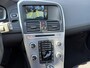 Volvo XC60 T5 245 pk Summum Aut. | Trekhaak 1800 kg | Elektrisch Bedienbare Achterklep | Parkeersensoren Voor en Achter | Parkeercamera | Navigatie | Schuif-/Kanteldak |