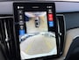 Volvo XC60 2.0 T6 Plug-in hybrid AWD Ultra Dark | Head-up Display | Full-Led | Schuif-/Kanteldak | Adaptieve Cruise Control | Trekhaak | BLIS | 360 Camera | Stoel-/Stuurverwarming | 20" |