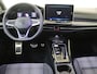 Volkswagen Golf 1.5 eHybrid GTE | SoH 100% | 360 camera | Black style | Head-up display | Matrix LED verlichting | Keyless | Stoel- en stuurwielverwarming | Adaptieve cruise control | Navigatie |
