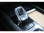 Volvo XC60 T6 Plug-in hybrid AWD Plus Dark | Head-up Display | Visual Park Assist incl. 360° Camera | Panoramisch Schuif-/Kanteldak | Harman/Kardon | Semi-elektrische Trekhaak | Keyless | BLIS | Elektrische Achterklep Met Sensorsturing | Adaptieve Cruise Control | Pilot Assist | Elektrisch Verstelbare Stoelen Met Geheugen | Stoelverwarming Voor- en Achter | Stuurverwarming | Lederen Dashboard