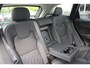 Volvo XC60 T6 Plug-in hybrid AWD Plus Dark | Head-up Display | Visual Park Assist incl. 360° Camera | Panoramisch Schuif-/Kanteldak | Harman/Kardon | Semi-elektrische Trekhaak | Keyless | BLIS | Elektrische Achterklep Met Sensorsturing | Adaptieve Cruise Control | Pilot Assist | Elektrisch Verstelbare Stoelen Met Geheugen | Stoelverwarming Voor- en Achter | Stuurverwarming | Lederen Dashboard
