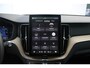 Volvo XC60 T6 Plug-in hybrid AWD Plus Dark | Head-up Display | Visual Park Assist incl. 360° Camera | Panoramisch Schuif-/Kanteldak | Harman/Kardon | Semi-elektrische Trekhaak | Keyless | BLIS | Elektrische Achterklep Met Sensorsturing | Adaptieve Cruise Control | Pilot Assist | Elektrisch Verstelbare Stoelen Met Geheugen | Stoelverwarming Voor- en Achter | Stuurverwarming | Lederen Dashboard