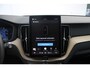 Volvo XC60 T6 Plug-in hybrid AWD Plus Dark | Head-up Display | Visual Park Assist incl. 360° Camera | Panoramisch Schuif-/Kanteldak | Harman/Kardon | Semi-elektrische Trekhaak | Keyless | BLIS | Elektrische Achterklep Met Sensorsturing | Adaptieve Cruise Control | Pilot Assist | Elektrisch Verstelbare Stoelen Met Geheugen | Stoelverwarming Voor- en Achter | Stuurverwarming | Lederen Dashboard