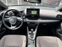 Toyota Yaris 1.5 Hybrid Dynamic Plus | Stoelverwarming, Keyless, Lichtmetalen velgen, Parkeercamera, Adaptive cruise control