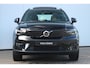 Volvo XC40 Single Motor Extended Range Ultimate 82 kWh | Adaptive Cruise & Pilot Assist | Panoramisch Schuif-/Kanteldak | Power Seats incl. Memory | Premium Harman/Kardon Audio | Google Services | Elektr. Achterklep | 360 Camera | Keyless | Semi-elektr. Trekhaak