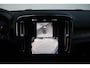 Volvo XC40 Single Motor Extended Range Ultimate 82 kWh | Adaptive Cruise & Pilot Assist | Panoramisch Schuif-/Kanteldak | Power Seats incl. Memory | Premium Harman/Kardon Audio | Google Services | Elektr. Achterklep | 360 Camera | Keyless | Semi-elektr. Trekhaak