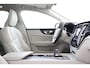Volvo V60 Cross Country B5 (M-HYBRID) AWD PRO -PANO.DAK|HARMAN/KARDON|GEVENT.LEDER|HEAD-UP DISP.|CAMERA|LEDERLOOK|PRIVACY.GLAS|TREKHAAK|STYLING|19"