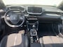 Peugeot 2008 1.2 PureTech GT Airco | Camera | Cruise Control | DAB | Focal-Audio | Keyless | Pano | LED | LMV 17" | PDC V&A | Navi |