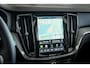 Volvo V60 Cross Country B5 Ultimate Pano-dak | Parkeerverw.| B&W | Trekh. | Nappa massage/ventilatie | 20"