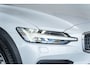 Volvo V60 Cross Country B5 Ultimate Pano-dak | Parkeerverw.| B&W | Trekh. | Nappa massage/ventilatie | 20"