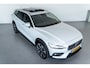 Volvo V60 Cross Country B5 Ultimate Pano-dak | Parkeerverw.| B&W | Trekh. | Nappa massage/ventilatie | 20"