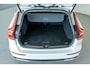 Volvo V60 Cross Country B5 Ultimate Pano-dak | Parkeerverw.| B&W | Trekh. | Nappa massage/ventilatie | 20"