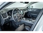 Volvo V60 Cross Country B5 Ultimate Pano-dak | Parkeerverw.| B&W | Trekh. | Nappa massage/ventilatie | 20"