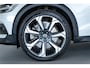 Volvo V60 Cross Country B5 Ultimate Pano-dak | Parkeerverw.| B&W | Trekh. | Nappa massage/ventilatie | 20"