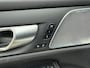 Volvo V60 Cross Country B5 Ultimate Pano-dak | Parkeerverw.| B&W | Trekh. | Nappa massage/ventilatie | 20"