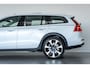 Volvo V60 Cross Country B5 Ultimate Pano-dak | Parkeerverw.| B&W | Trekh. | Nappa massage/ventilatie | 20"