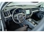 Volvo V60 Cross Country B5 Ultimate Pano-dak | Parkeerverw.| B&W | Trekh. | Nappa massage/ventilatie | 20"
