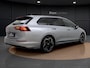 Volkswagen Golf Variant 1.5 eTSI R-Line | Head-up Display | Camera | Side Assist | ACC | Elek. Achterklep | Stuur-/Stoelverwarming | Black Style | Getint Glas | 18'' |