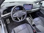 Volkswagen Golf Variant 1.5 eTSI R-Line | Head-up Display | Camera | Side Assist | ACC | Elek. Achterklep | Stuur-/Stoelverwarming | Black Style | Getint Glas | 18'' |