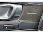 Volvo XC40 Extended Range Ultimate 82 kWh - Panorama/schuifdak - IntelliSafe Assist & Surround - 360º Camera - Harman/Kardon audio - Verwarmde voorstoelen & stuur - Parkeersensoren voor & achter - Elektr. bedienb. voorstoelen met geheugen links - Draadloze tel. lader - Warmtepomp - 19' LMV