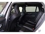 Volvo V60 T8 Recharge AWD Ultra Dark - Panorama/schuifdak - IntelliSafe Assist & Surround - 360º Camera - Harman/Kardon audio - Adaptieve LED koplampen - Verwarmde voorstoelen, stuur & achterbank - Parkeersensoren voor & achter - Elektr. bedienb. voorstoelen met geheugen - Head up display - 21' LMV