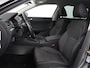Skoda Superb Combi 1.4 TSI iV Business Edition Plus | SOH 93,2% | Camera | Cruise control | Navigatie | DAB+ | Carplay | Climate control | Sfeerverlichting