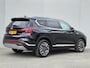 Hyundai Santa Fe 1.6 T-GDI PHEV 5p Premium Sky 4WD / SOH 100% / Dealer onderhouden / Glazen schuif- en kanteldak / Head Up Display / Trekgewicht 1350 kg / Elektrische achterklep / Stuur- Stoel & Achterbank verwarming / Rondomzicht camera / Stoelventilatie /