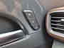 Hyundai Santa Fe 1.6 T-GDI PHEV 5p Premium Sky 4WD / SOH 100% / Dealer onderhouden / Glazen schuif- en kanteldak / Head Up Display / Trekgewicht 1350 kg / Elektrische achterklep / Stuur- Stoel & Achterbank verwarming / Rondomzicht camera / Stoelventilatie /