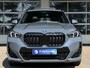 BMW X1 xDrive25e M SPORT | PANORAMA | TREKHAAK | LEDER | HEAD UP | ELEKTR. STOELEN | 360 CAMERA |