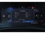 Volvo XC40 B4 Plus Dark - IntelliSafe Assist & Surround - Harman/Kardon audio - Parkeercamera achter - Verwarmde voorstoelen & stuur - Parkeersensoren voor & achter - Elektr. bedienb. voorstoelen met geheugen links - Draadloze tel. lader - Inklapbare trekhaak - 19' LMV