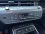 Hyundai Kona Electric Comfort Smart 65.4 kWh | Camera | Carplay draadloos | Climate control | Adaptive cruise control | Elektrische achterklep | Full LED koplampen | Stuurverwarming | Stoelverwarming | Navigatie | 19'' Velgen