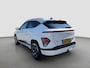 Hyundai Kona Electric Comfort Smart 65.4 kWh | Camera | Carplay draadloos | Climate control | Adaptive cruise control | Elektrische achterklep | Full LED koplampen | Stuurverwarming | Stoelverwarming | Navigatie | 19'' Velgen