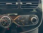 Renault Clio Estate 0.9 TCe Dynamique met trekhaak en parkeersensoren en navigatie en bluetooth telefoon / media en airco