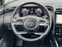 Hyundai Tucson 1.6 T-GDI PHEV Comfort Smart Sky 4WD / Dealer onderhouden / SoH accu 100 % / Panorama schuifdak / 1.350 kg trekgewicht / Navigatie / Apple Carplay Android / Stuur- en stoelverwarming / 19"LM wielen /