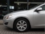Volvo V60 1.6 DRIVe R-Design Airco / Trekh / Pdc / Handgesch / Leder / Volledig onderhouden / All-season banden
