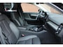 Volvo XC40 T5 Recharge Inscription | Elektrische stoelen met geheugenfunctie | Trekhaak, inklapbaar | 100% dealeronderhouden | Stoelverwarming | lederen bekleding | Harman Kardon | Extra getint glas | 19 inch. lichtmetalen velgen | LED koplampen met bochtverlichting | Standkachel | Adaptieve cruise control | BLIS | Achteruitrijcamera | Parkeersensoren voor + achter | All-season banden