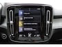 Volvo XC40 T5 Recharge Inscription | Elektrische stoelen met geheugenfunctie | Trekhaak, inklapbaar | 100% dealeronderhouden | Stoelverwarming | lederen bekleding | Harman Kardon | Extra getint glas | 19 inch. lichtmetalen velgen | LED koplampen met bochtverlichting | Standkachel | Adaptieve cruise control | BLIS | Achteruitrijcamera | Parkeersensoren voor + achter | All-season banden