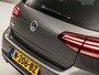Volkswagen Golf 1.0 TSI Sportline Automaat (APPLE CARPLAY, GROOT NAVI, CLIMATE, STOELVERWARMING, SPORTSTOELEN, GETINT GLAS, PARKEERSENSOREN, CRUISE, NIEUWSTAAT)