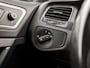Volkswagen Golf 1.0 TSI Sportline Automaat (APPLE CARPLAY, GROOT NAVI, CLIMATE, STOELVERWARMING, SPORTSTOELEN, GETINT GLAS, PARKEERSENSOREN, CRUISE, NIEUWSTAAT)